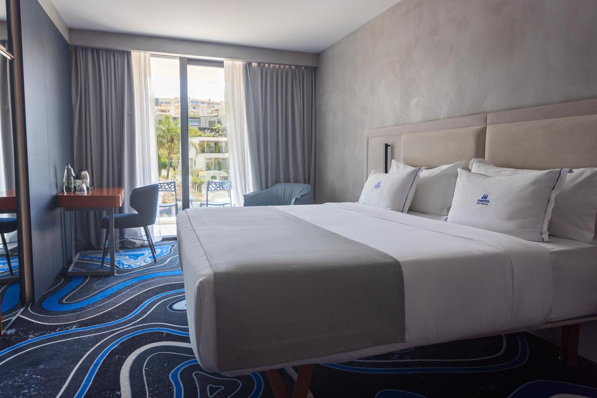 Maritim Marina Bay Resort Spa & Casino Adult Friendly Vlorë Esterno foto A room at the hotel