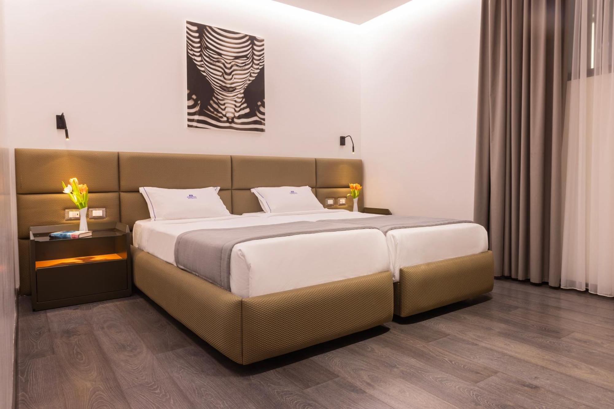 Maritim Marina Bay Resort Spa & Casino Adult Friendly Vlorë Esterno foto A room at the hotel