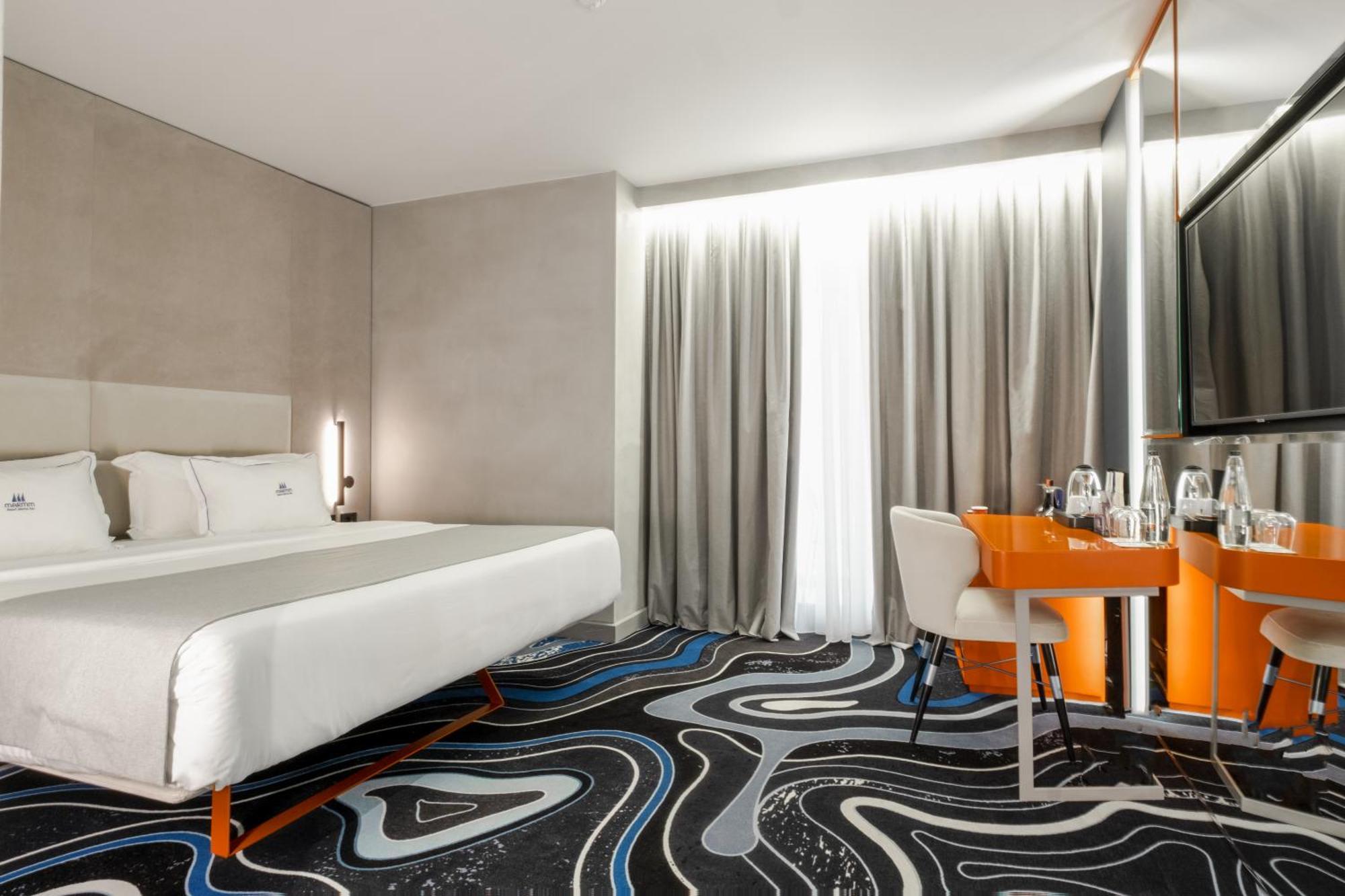 Maritim Marina Bay Resort Spa & Casino Adult Friendly Vlorë Esterno foto A room at the hotel