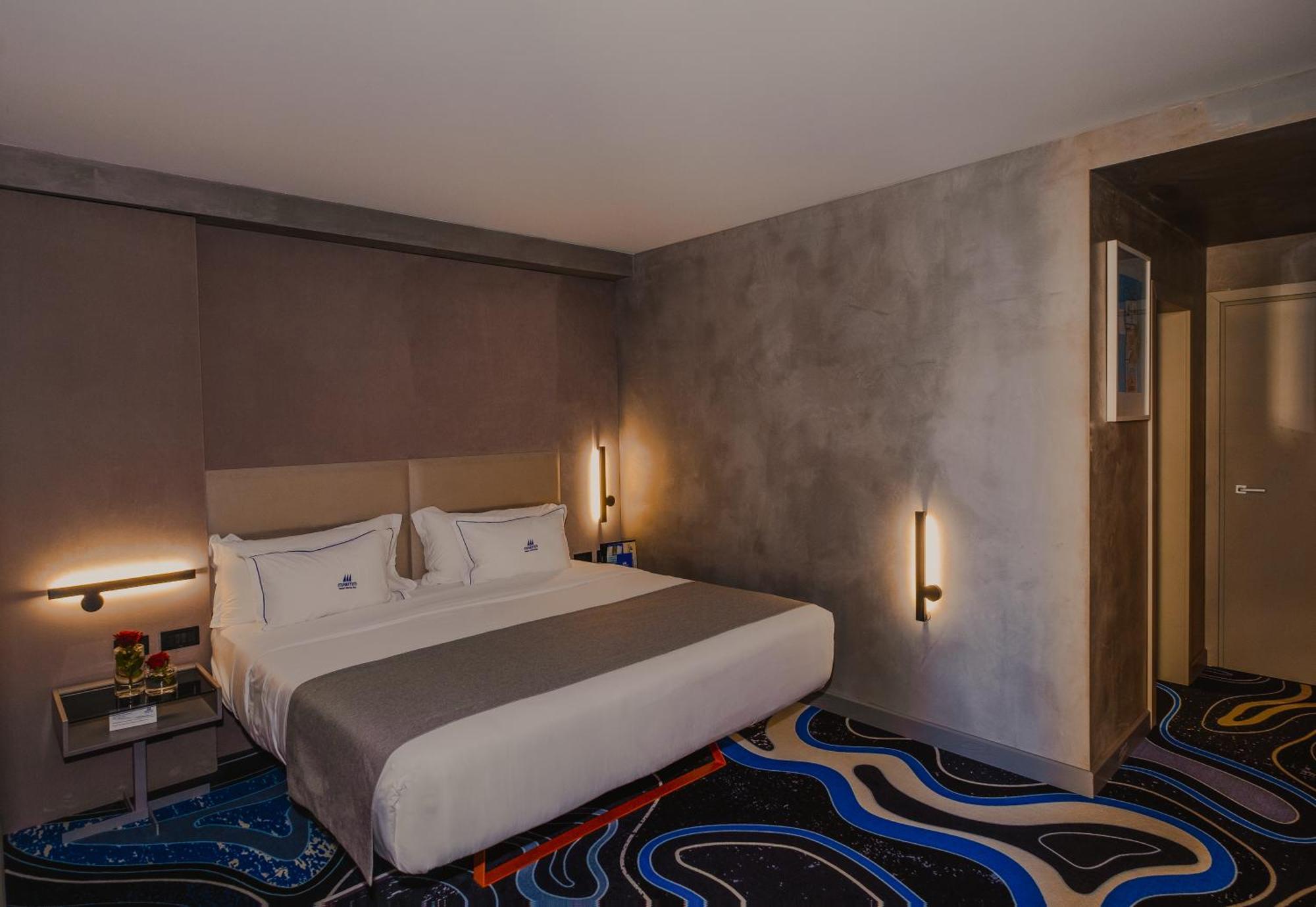 Maritim Marina Bay Resort Spa & Casino Adult Friendly Vlorë Esterno foto A room at the hotel
