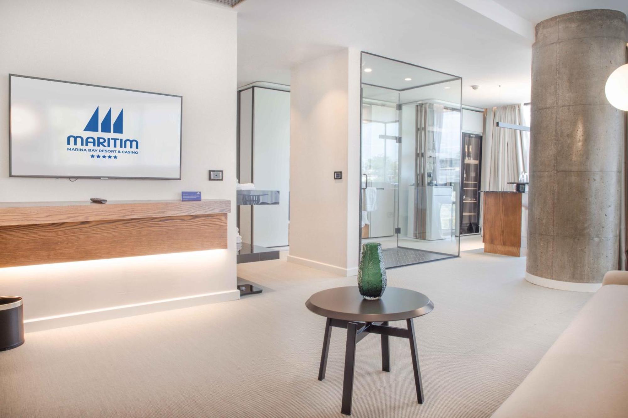 Maritim Marina Bay Resort Spa & Casino Adult Friendly Vlorë Esterno foto The lobby of the hotel