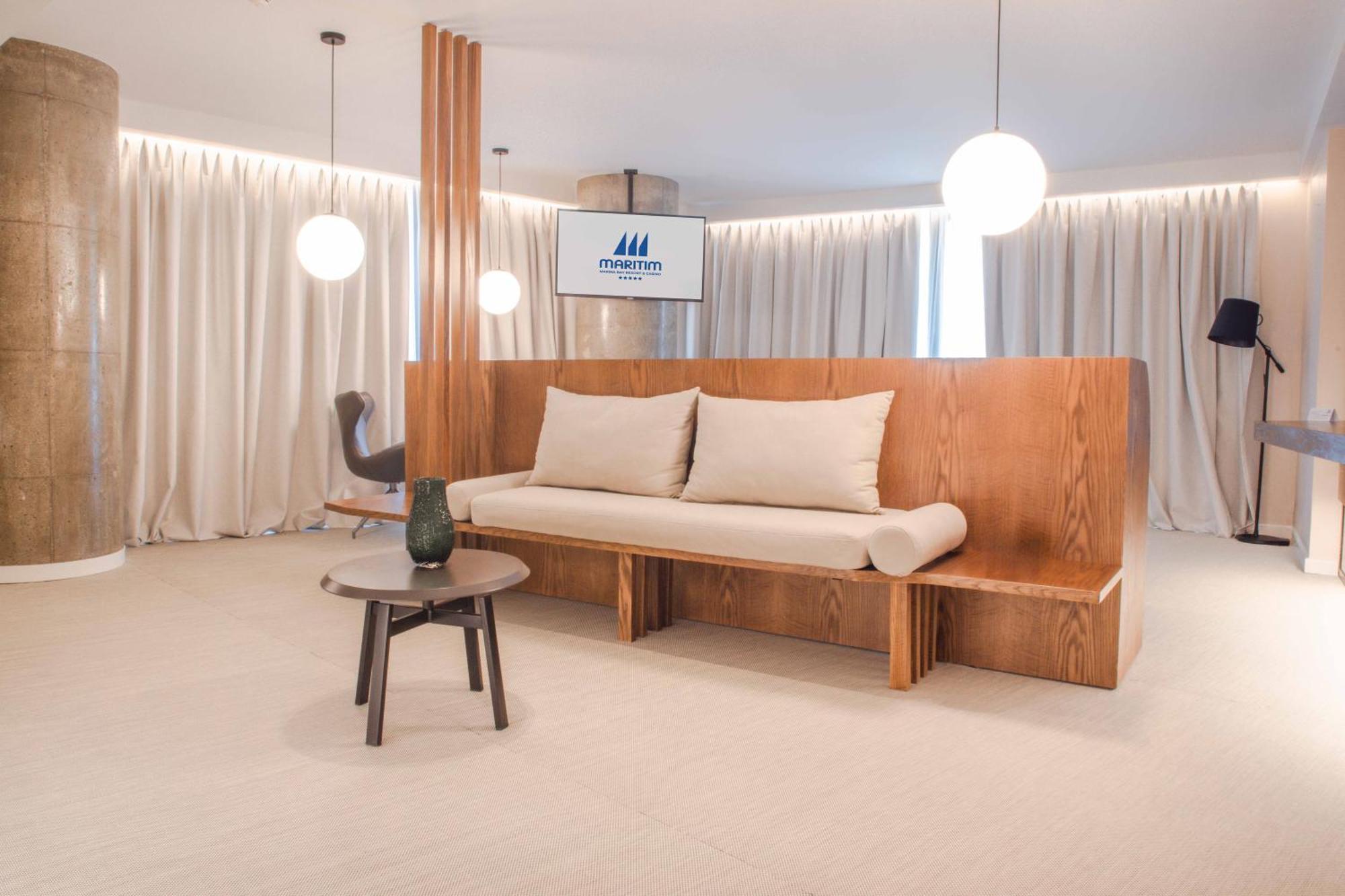 Maritim Marina Bay Resort Spa & Casino Adult Friendly Vlorë Esterno foto The interior of the lounge