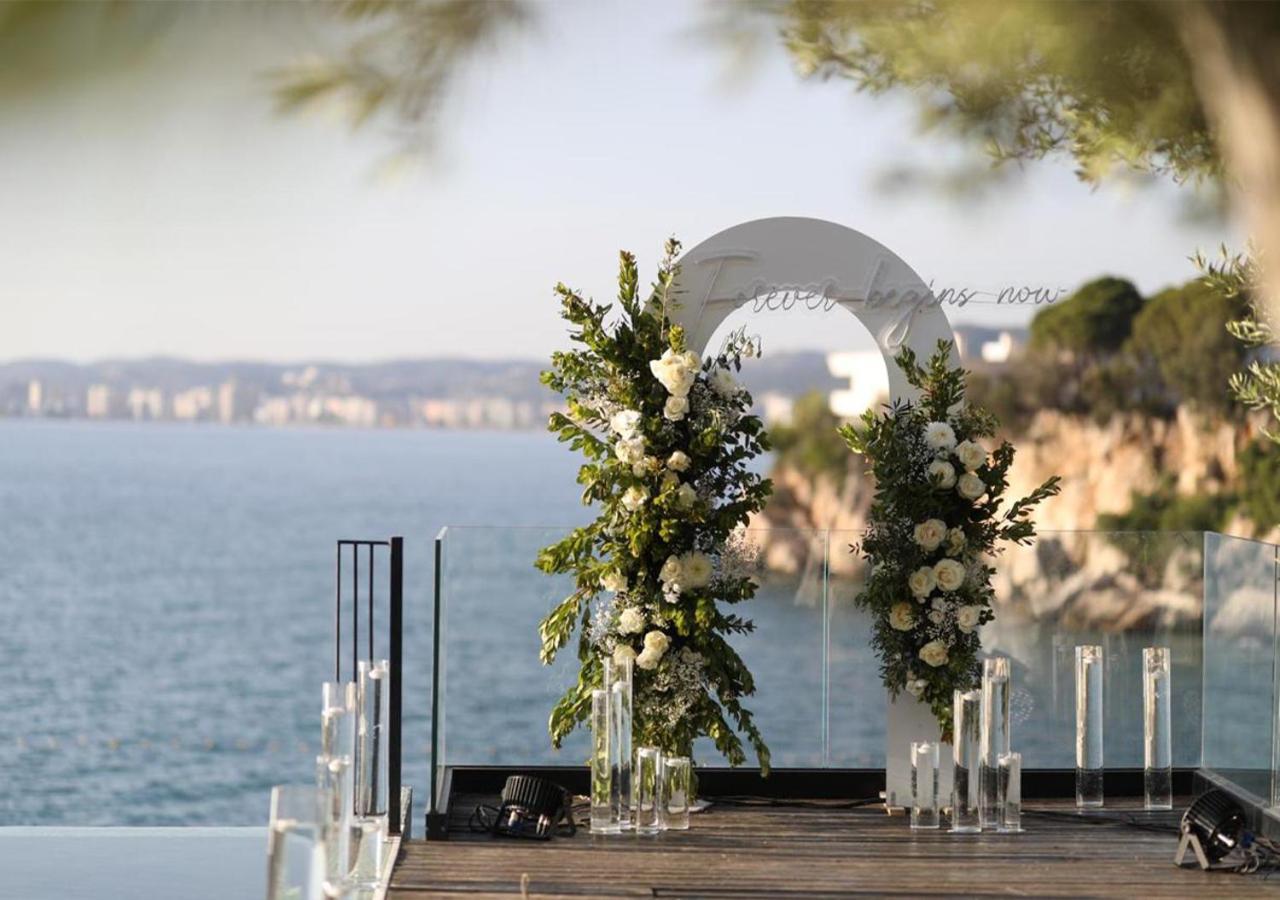Maritim Marina Bay Resort Spa & Casino Adult Friendly Vlorë Esterno foto Wedding ceremony at the beach